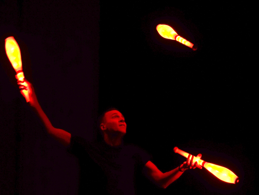 Der unglaubliche LED-Act von Jan Daumin ist ein grandioser Abschluss für jedes Event.