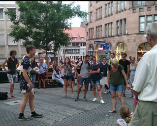 Auf der Straße zeigt Jan Daumin sein Können bei kurzweiligen Shows.